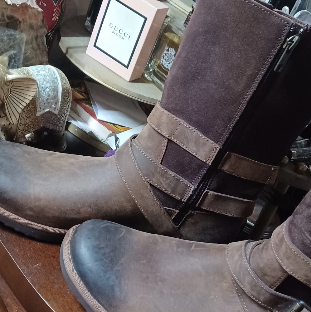 UGG - Picture 9 of 11